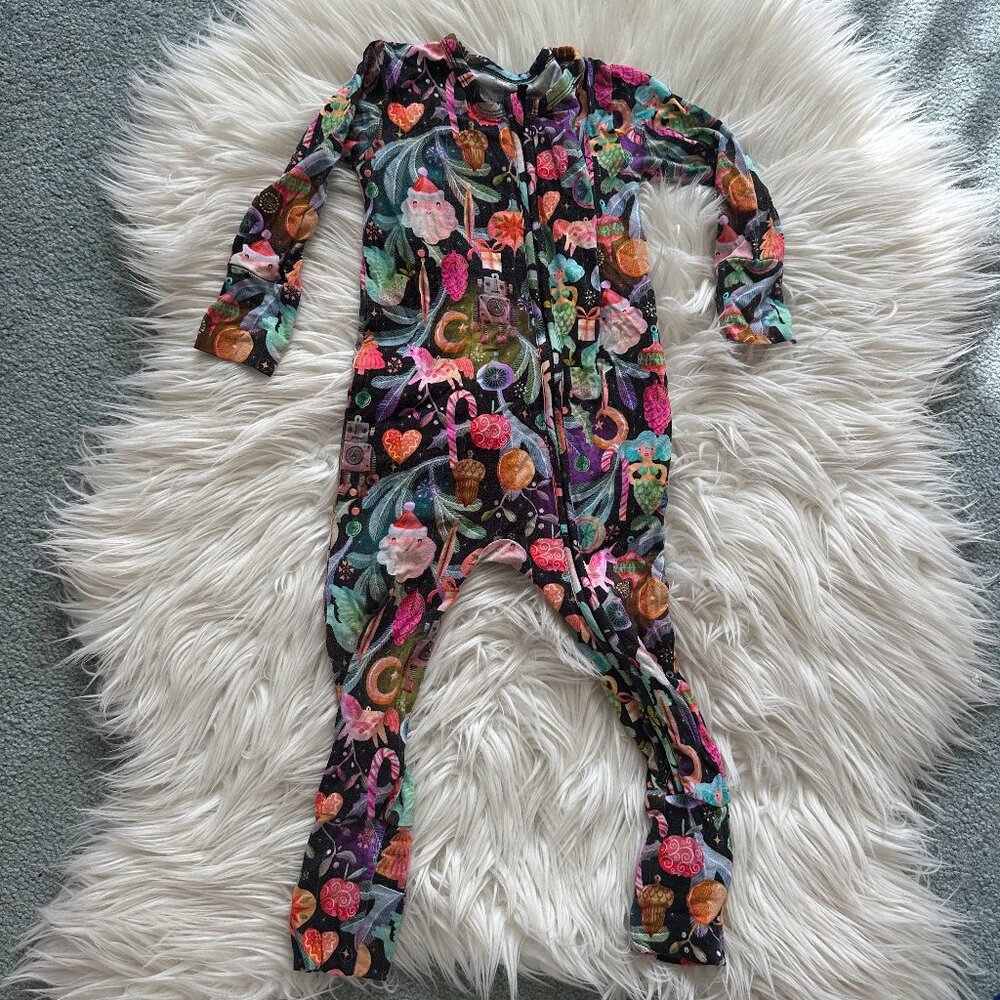 musethreads Christmas zippy size 12-18 months // 3978